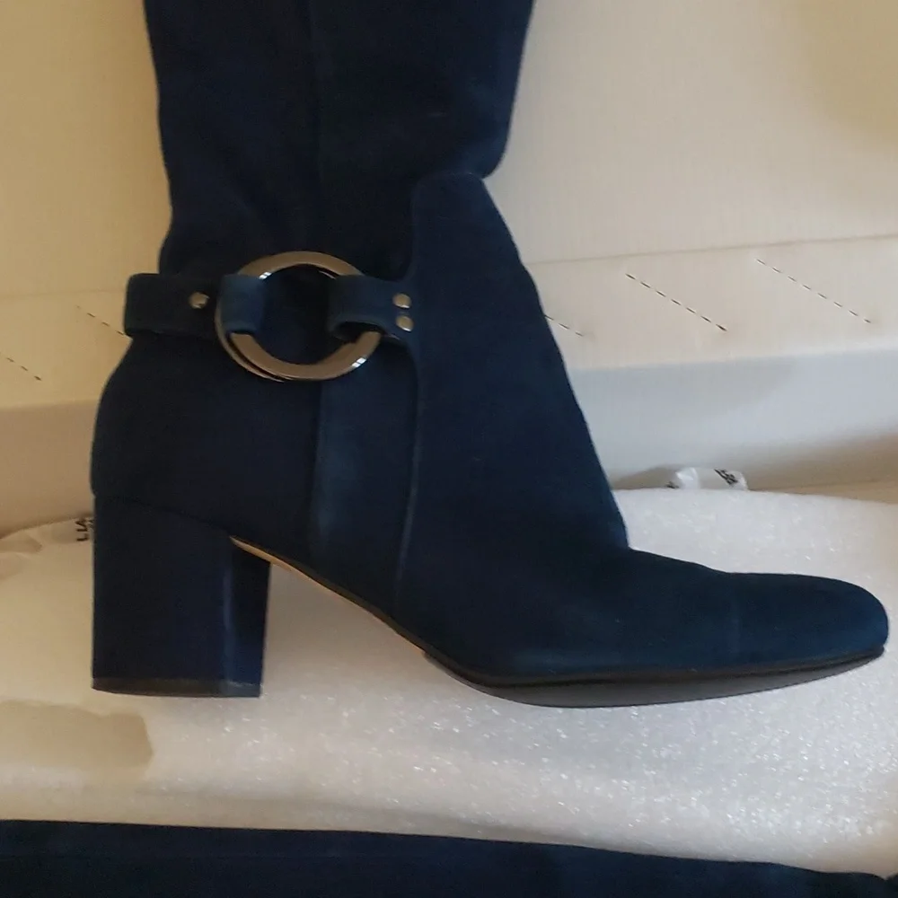 Boots - Picture 2 of 6